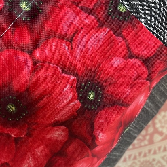 Red handmade “Amaryllis” Apron - Picture 6 of 12
